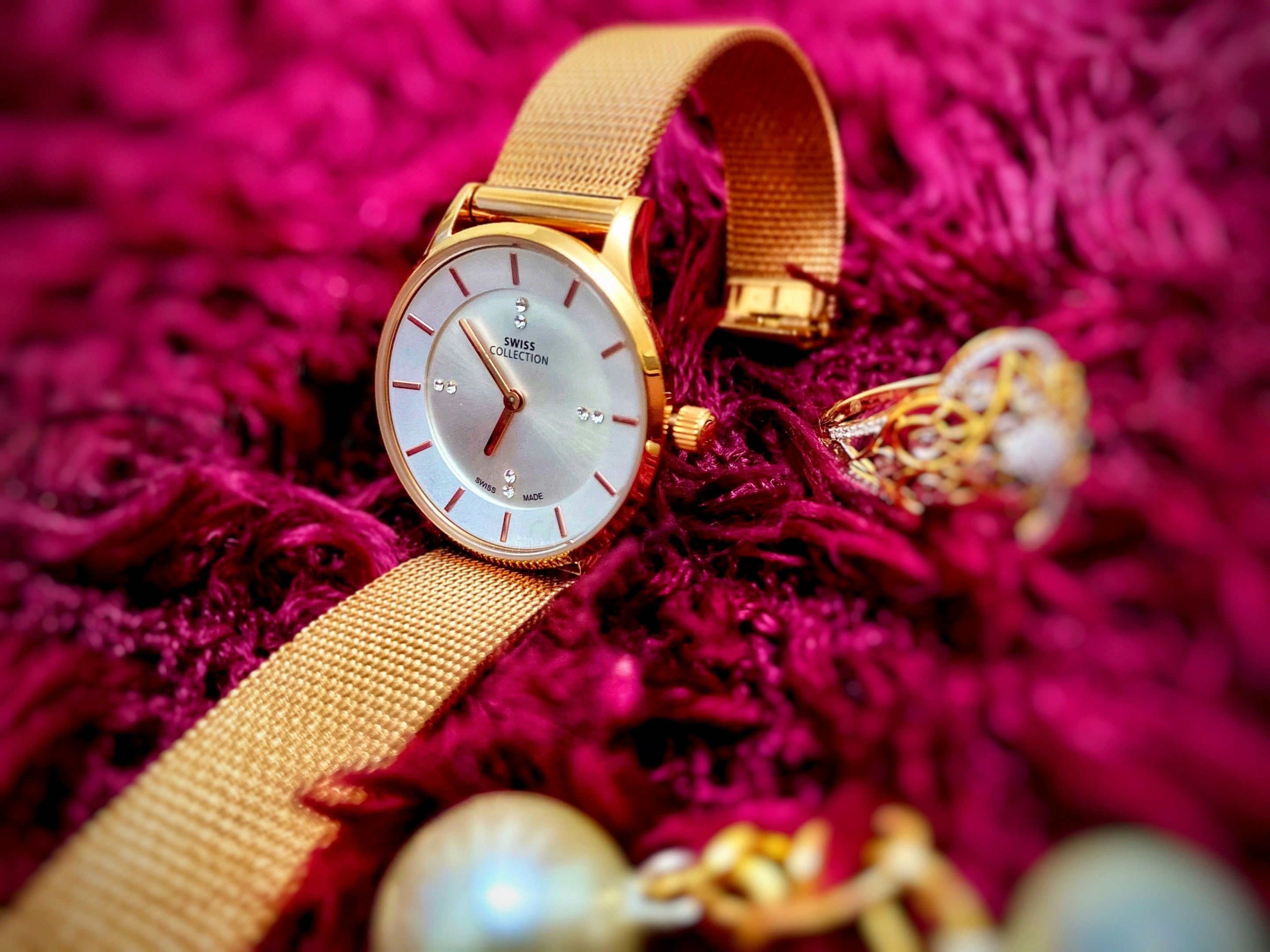 Watch + Jewelry: How to Layer Accessories Like a Pro (Without Overdoing It)